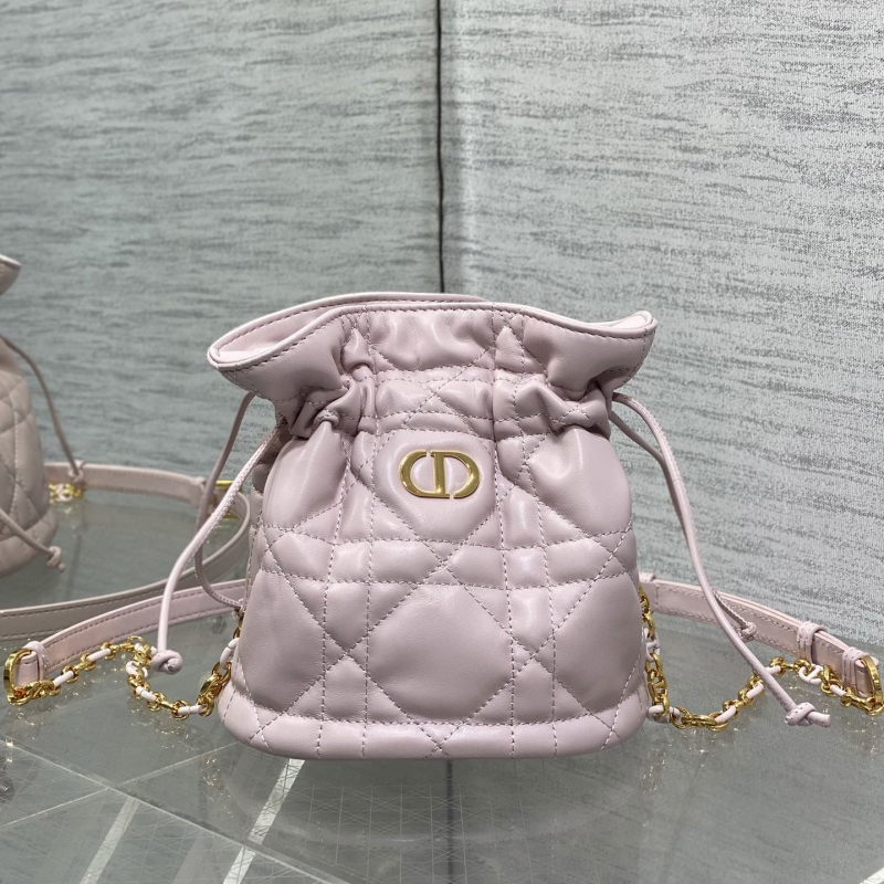 D*or bucket bags